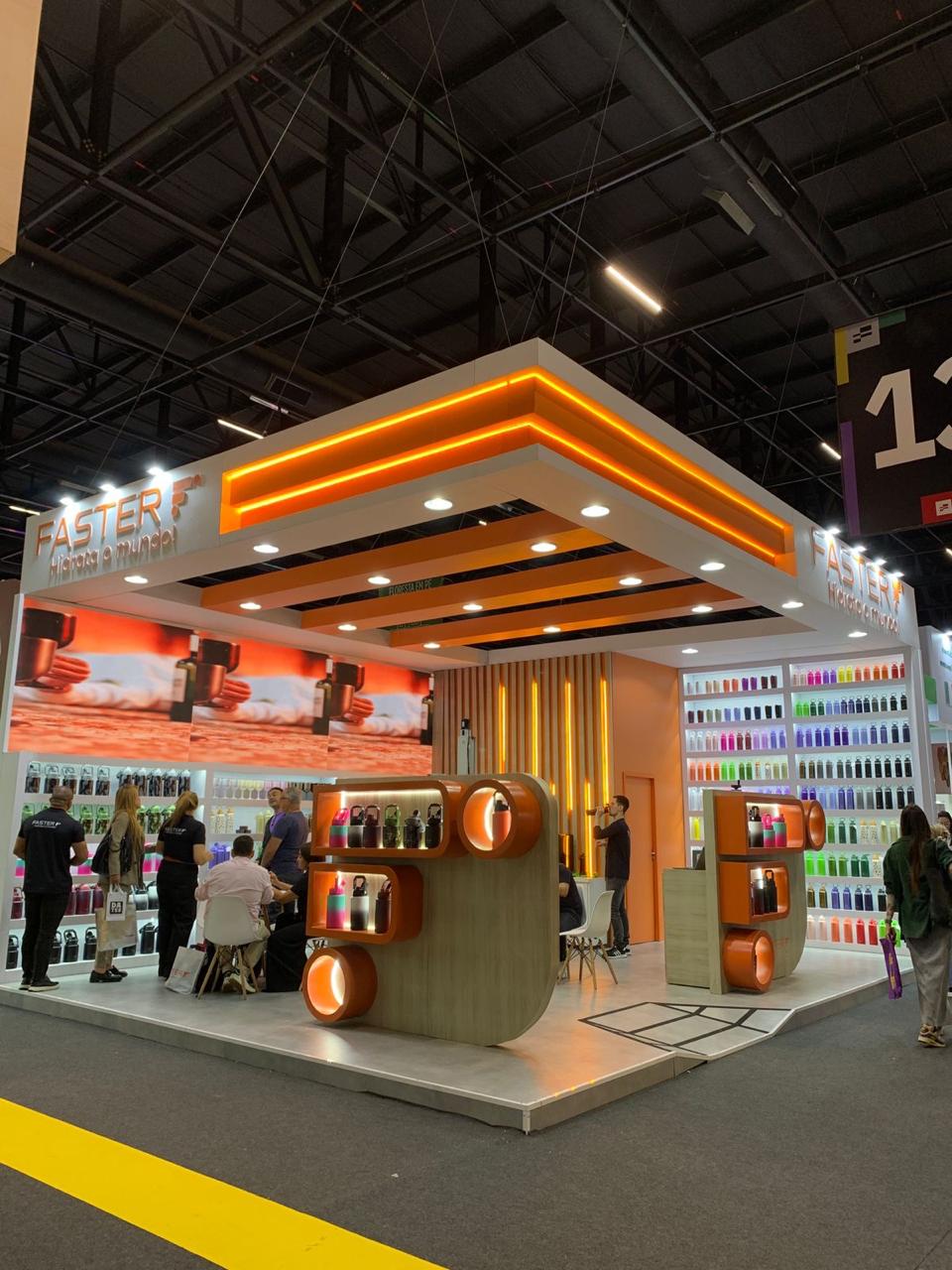 Presença marcante na Feira. Planejamento, produção e execução do stand Faster.
